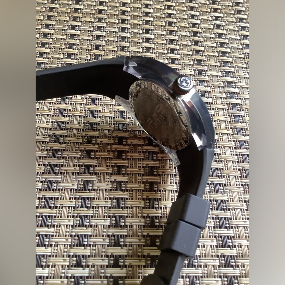 Mens GUCCI🌟 BIG and BEAUTIFUL 🖤💚❤️watch - Picture 14 of 16